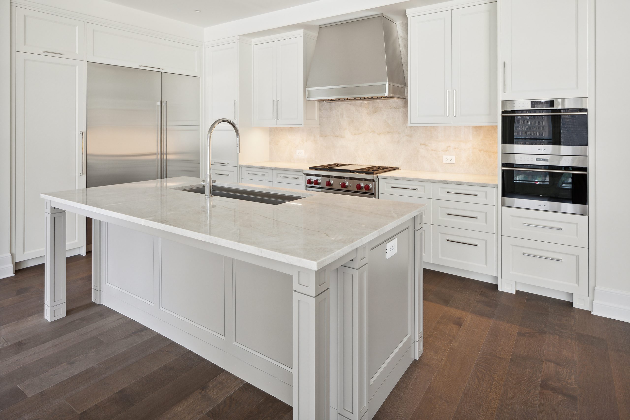 https://blog.dreamtown.com/wp-content/uploads/09_435NMichiganAve_Unit1014_2024_Kitchen3-scaled.jpg